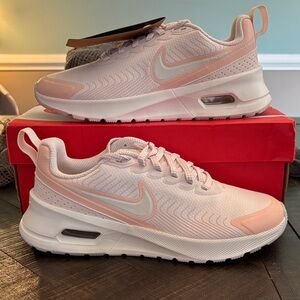 NIB Nike Air Max Nuaxis